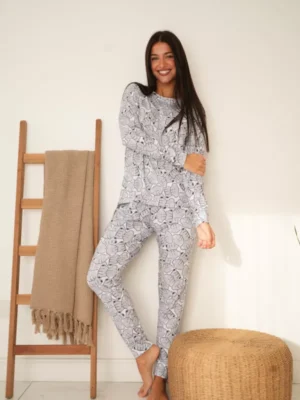 pijama con estampado tato